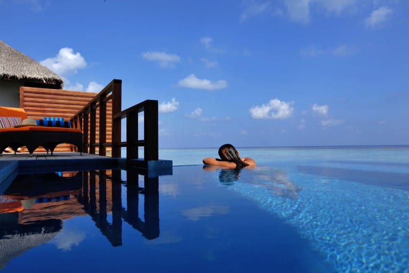 Velassaru Maldives Luxury Travel infinite pool